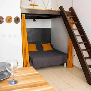 https://appartement-tout-equipe-au-coeur-du-vieux-port.fr-provencehotel.com