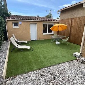https://charmant-studio-les-angles-proche-avignon-avec-parking-priv.fr-provencehotel.com